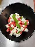 Ensalada de sandía con queso feta y menta 🍉