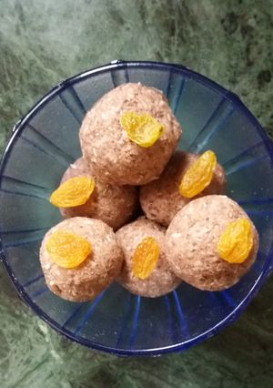 A picture of Coconut chocolate ladoos.
