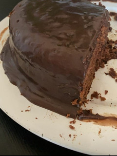 Foto de Bolo de Chocolate com Cobertura de Leite Condensado