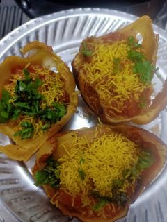 स्टफ्फ टोमॅटो बोंडा (Stuff Tomato Bonda Recipe In Marathi) रेसिपी चे मुख्य फोटो