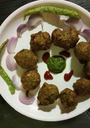 A picture of Spinach Dalvada.