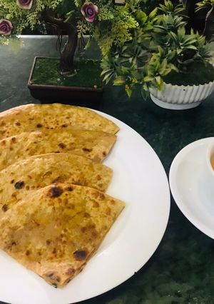 A picture of 3 spices Gobhi ke parathe.