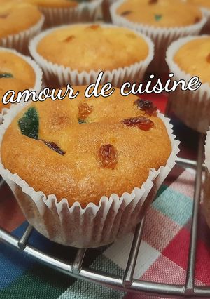 Une photo de Madeleines aux fruits confits et raisins secs