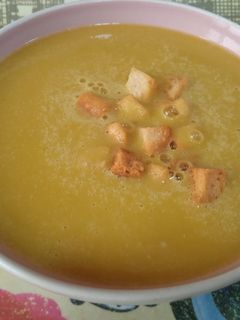 Una foto de Puré de arvejas verdes