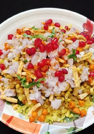 A picture of Misal Poha.