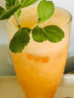Una foto de LICUADO DE PELÓN (con agregado de jugo en polvo de sobre)