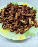 Домашние ржаные сухарики с сыром и чесноком