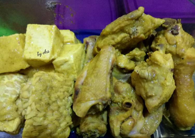 Ayam Ungkep (Plus Tempe Tahu) 🍗