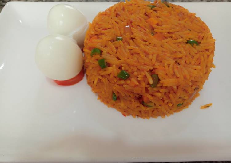 Jellof rice and boiled egg