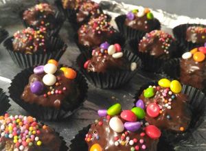 Foto resep Choco ball untuk mengatasi sisa biskuit lebaran 😄