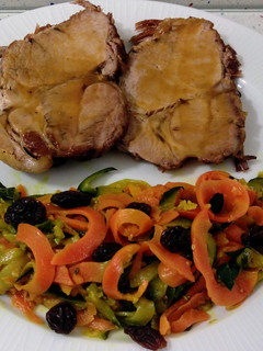 Una foto de Carne mechada y salteado de verduras