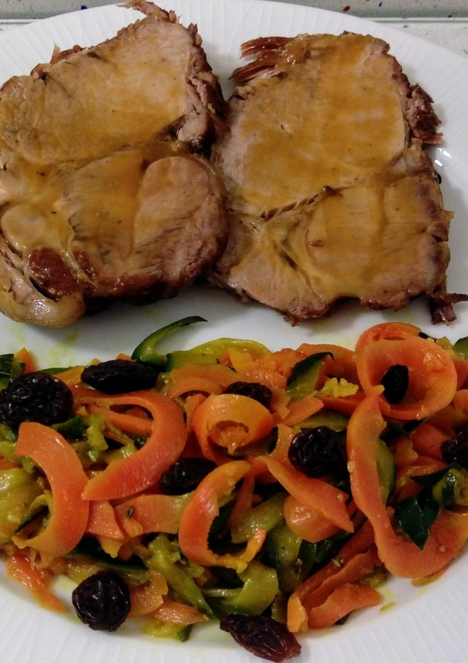 Una foto de Carne mechada y salteado de verduras