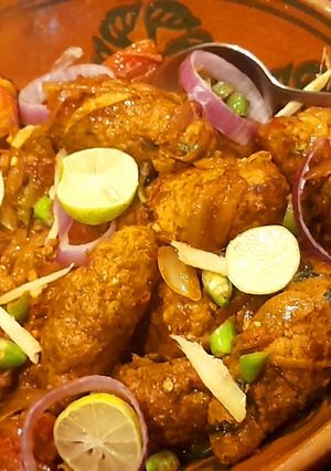 A picture of Chicken dum kabab.