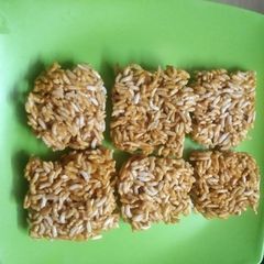 Puffed rice chikki A picture of Puffed rice chikki.