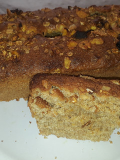 Una foto de Budín de harina integral con granola