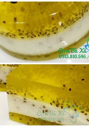 Hình của món Rau câu sữa chua, chanh dây & hạt chia.