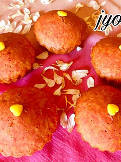 बीटरुट कप केक (Beetroot cup cake recipe in hindi) रेसिपी मुख्य फोटो