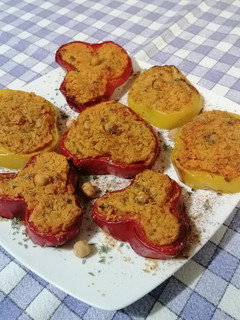 Foto di Burger di ceci con peperoni