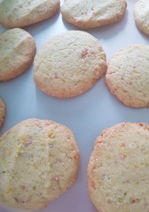 A picture of Confetti biscuits.