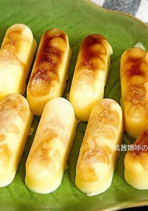 A picture of Boba Pudding Ice Cubes.