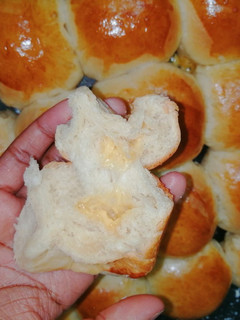 A picture of Cheese filled scornes.