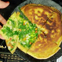 Green vegs mix pizza A picture of Green vegs mix pizza.