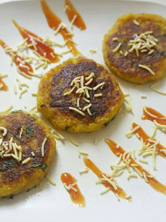 A picture of Aloo - Carrot Tikki.