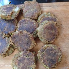 A picture of Hingwale Kand and kachhe Kele cutlets.