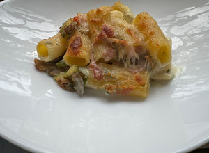 Foto di Pasta al forno, funghi zucchine,gorgonzola e prosciutto