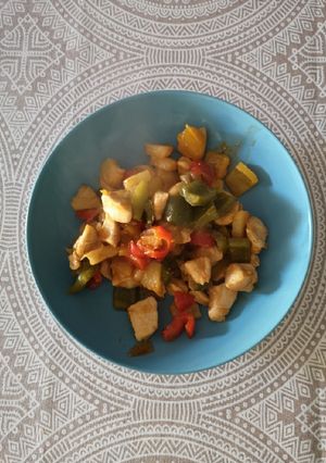 Una foto de Pollo o cerdo agridulce