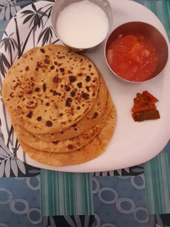 आलू का पराठा(aloo ka paratha recipe in hindi) रेसिपी मुख्य फोटो