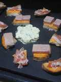 Espelta con mayonesa y pan con jamones