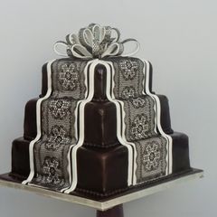 A picture of Lace Works icing.