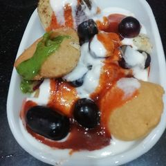 A picture of Papdi Potato chaat.