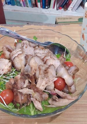 Hình của món Salad thịt rim cho ngày chống dịch.