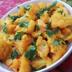 A picture of Dry Cauliflower Curry.