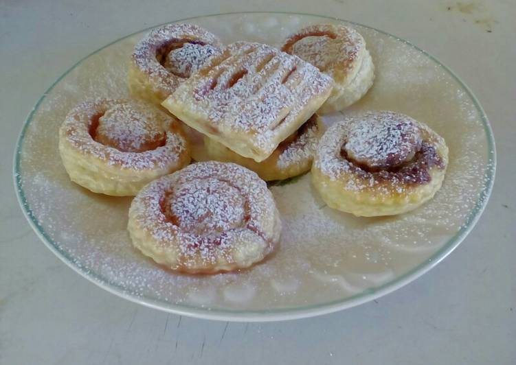 Simple Way to Make Perfect Strawberry jam and chocolate pastry parcels