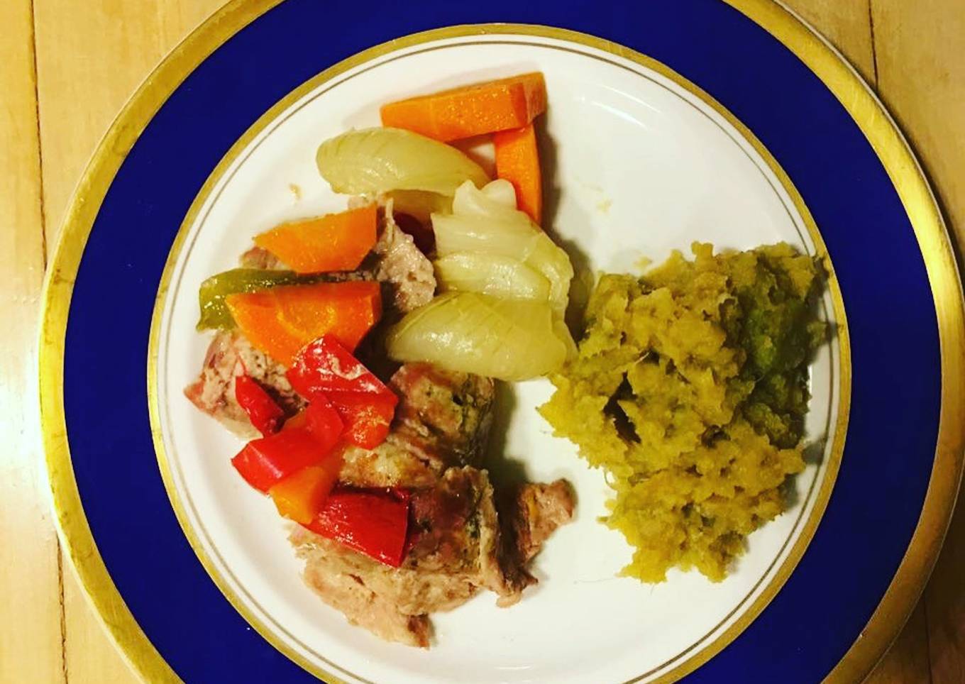 Cerdo con puré de batatas al caramelo