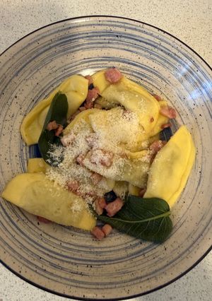 Foto di Cansoncelli pancetta croccante, burro e salvia