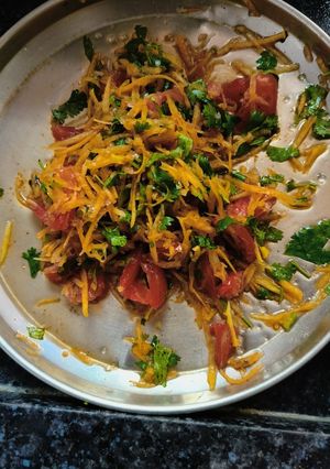 A picture of Carrot tomato salad.