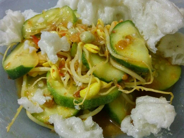 Langkah Mudah untuk Membikin Resep  [Takjil Lezat Sehat] Reuceuh Bonteng (Mentimun) yang Bikin Ngiler, Bikin Ketagihan