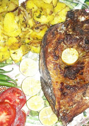 صورة لوصفة سمك مشوي مع بطاطا حاره