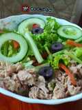ENSALADA CON TOMATE, LECHUGA, ACEITUNAS Y APIO