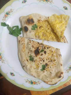 ચીઝ નાન (cheese naan recipe in Gujarati) રેસીપી મુખ્ય ફોટો