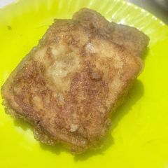 A picture of French toast.