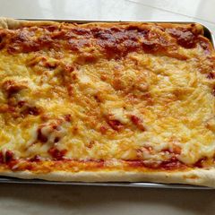A picture of Rectangle pizza.