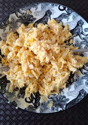 Savanyú káposztás tojásrántotta – egyszerű, laktató keto reggeli recept fotója