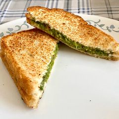 A picture of Avacado Sandwich.