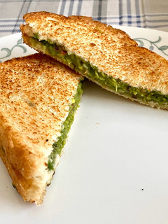 A picture of Avacado Sandwich.