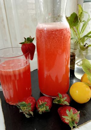 صورة لوصفة مشروب الفراولة🍓 والليمون 🍋